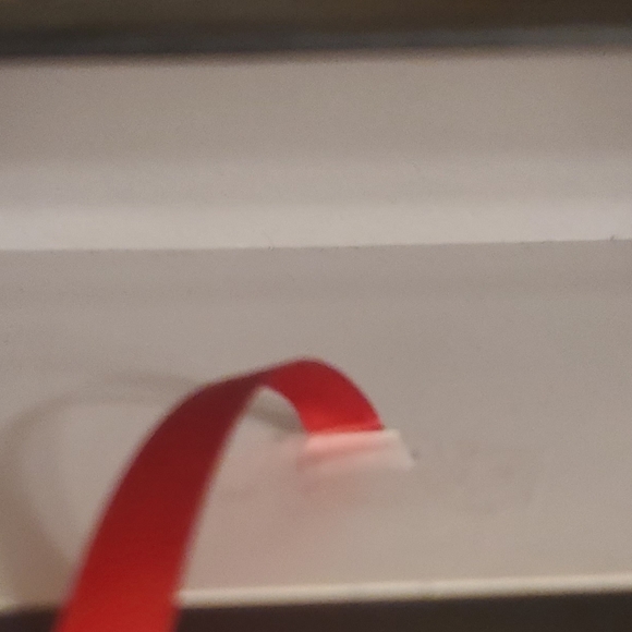 A Court of Thorns and Roses Collectors Edition - Picture 4 of 11